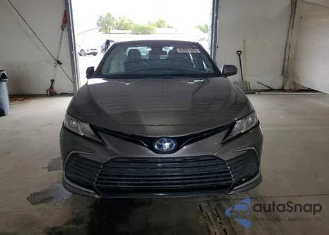 2022 Toyota Camry Le z USA, uszkodzony, nr VIN 4T1C31AK6NU575970
